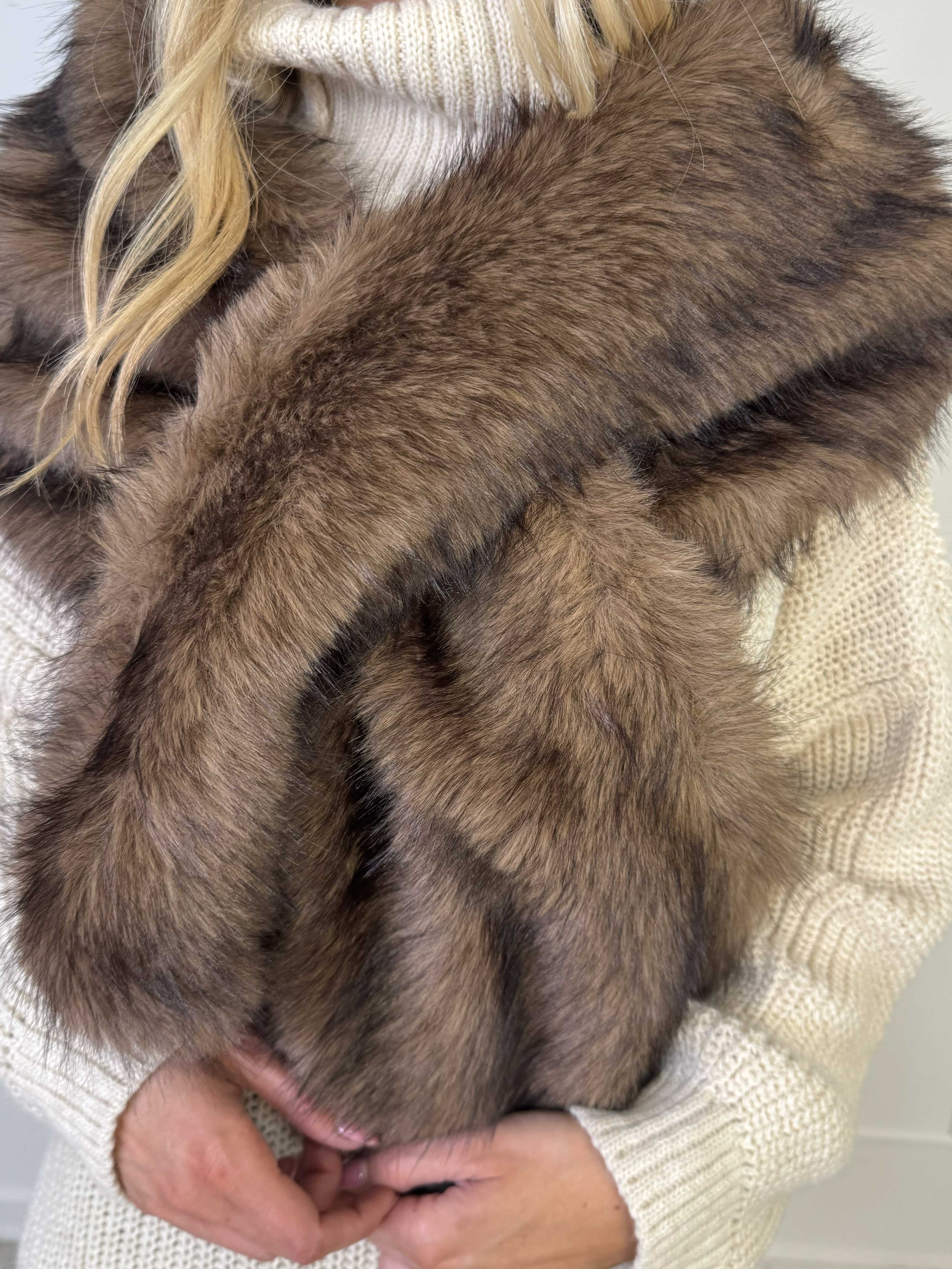 Cilke - Tørklæde i fake fur